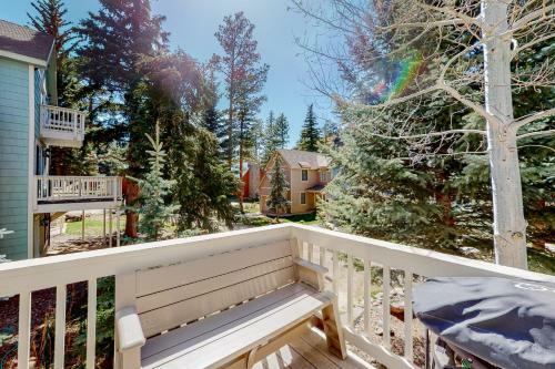 Rocky Mountain Retreat On The River