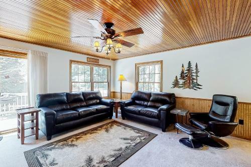 Rocky Mountain Retreat On The River