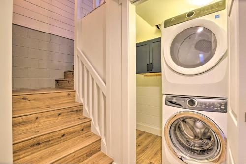 Updated Frisco Townhome Walk To Main Street!