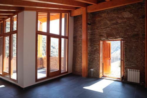 Entire Cottage With Mountain View