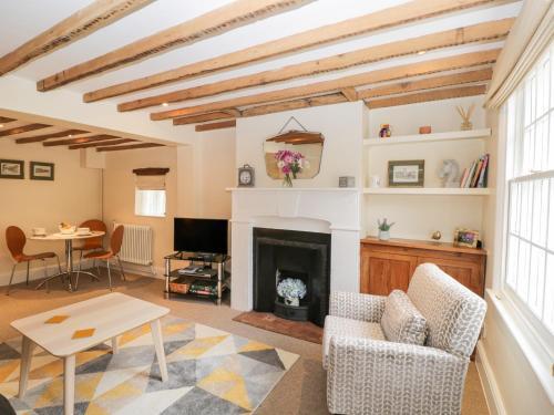 3 Lake Cottages
