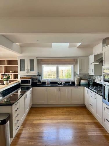 Luxury Cotswold Holiday Home With Hot Tub