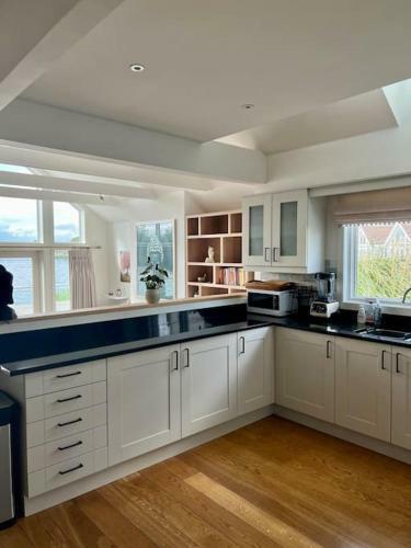 Luxury Cotswold Holiday Home With Hot Tub