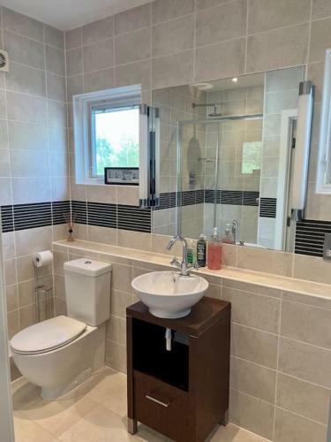 Luxury Cotswold Holiday Home With Hot Tub