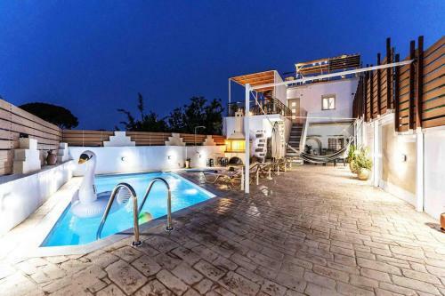 Lovely Renovated Villa With Pool, Up To 9 Persons