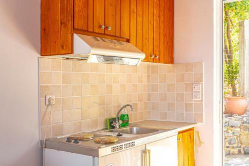 Hostal The Life Suites