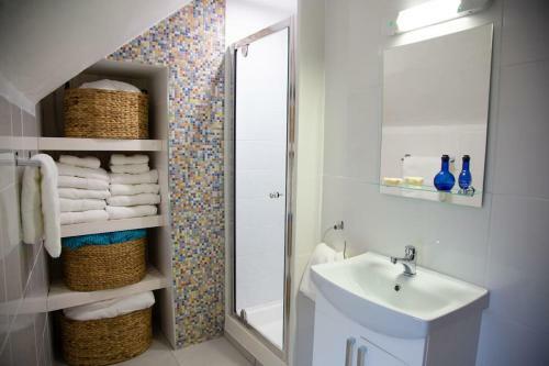 Cosy Apartment/ Explore The Area/enjoy Our Pub