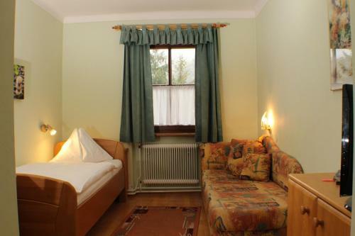 Hostal Gasthof Zur Bruthenne