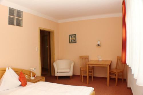 Hostal Gasthof Zur Bruthenne