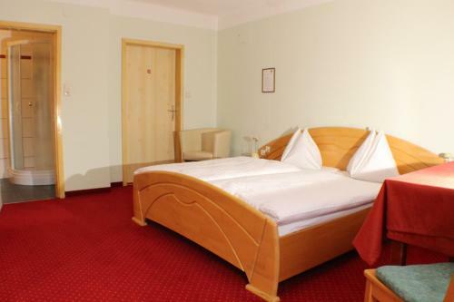 Hostal Gasthof Zur Bruthenne