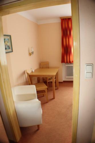Hostal Gasthof Zur Bruthenne
