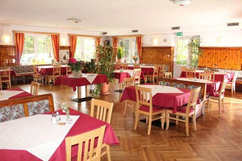 Hostal Gasthof Zur Bruthenne