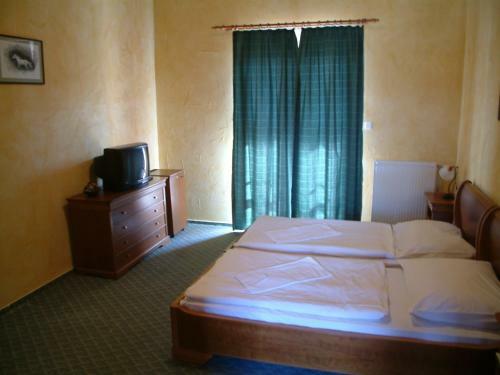 Sarl�spuszta Club Hotel