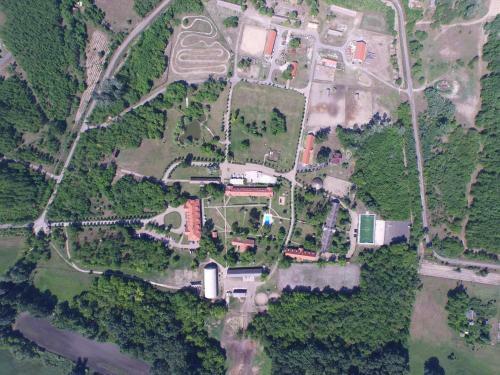 Sarl�spuszta Club Hotel