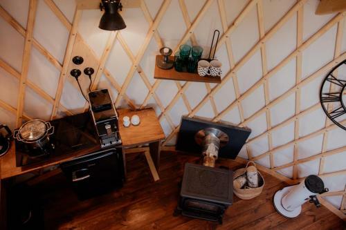 Jurta W Koronach Drzew Z Jacuzzi-dzikolas Glamping