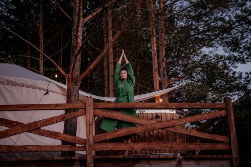 Jurta W Koronach Drzew Z Jacuzzi-dzikolas Glamping