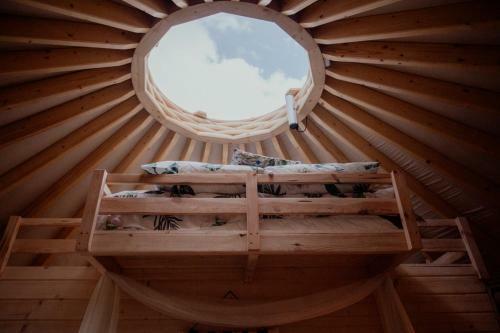 Jurta W Koronach Drzew Z Jacuzzi-dzikolas Glamping