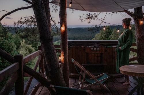 Jurta W Koronach Drzew Z Jacuzzi-dzikolas Glamping