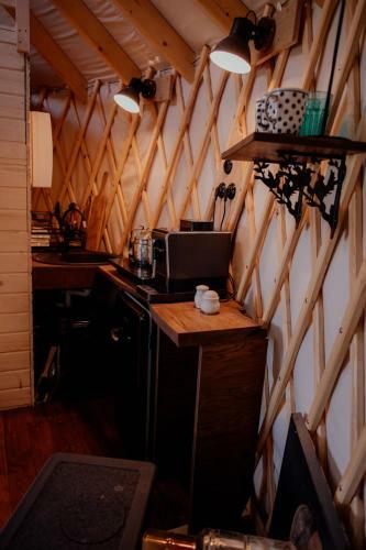 Jurta W Koronach Drzew Z Jacuzzi-dzikolas Glamping