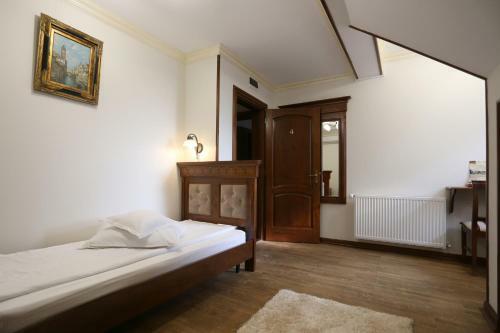 Hotel Pensiunea Trei Pini