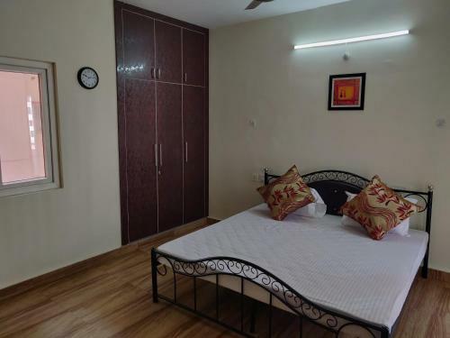 Golf City Apartments