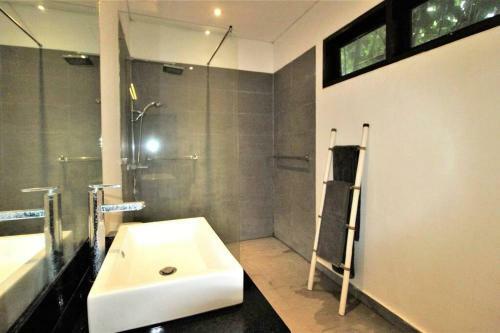 Villa Rita 2br With Pool By Azure