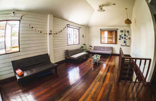 Hostal Nitro House