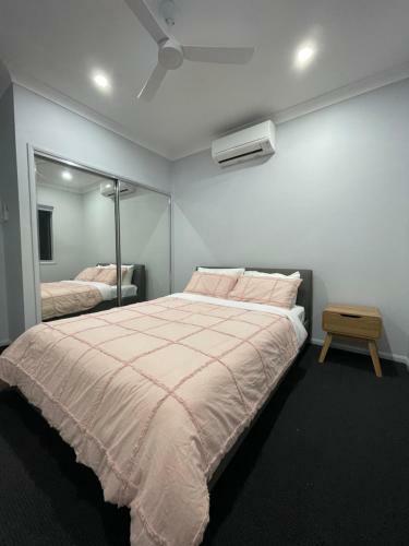Hostal Brand New 4 Bedroom House