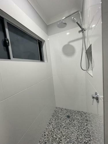 Hostal Brand New 4 Bedroom House