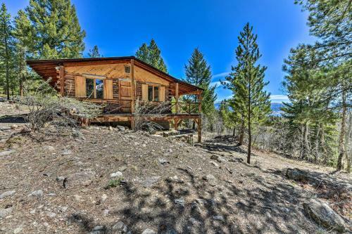 Idyllic Twin Lakes Escape With Deck And Fire Pit!