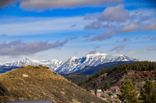 Pagosa Elevated Dtwn Home With Stunning Views