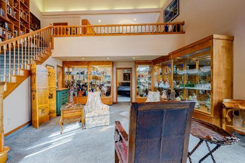Eagle Pines Lodge