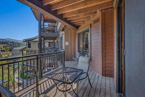 #1033- Luxury Trailhead Condo, Gondola, Bbq, Mountain Views
