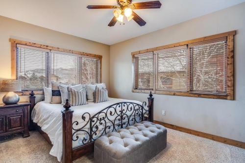 #1051- Stunning Snowflake Townhome