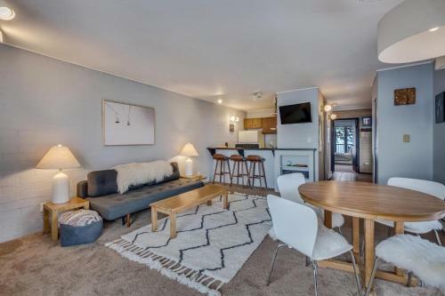 #1047- Ski Slope Views 1br, 1ba