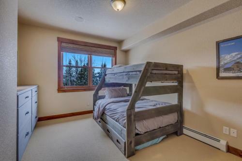#1046- Stunning Remodeled Cornerstone Townhome