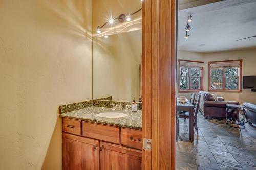 #1046- Stunning Remodeled Cornerstone Townhome