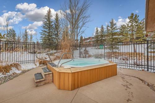 #1046- Stunning Remodeled Cornerstone Townhome
