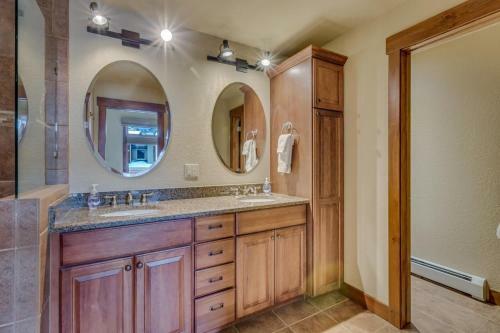 #1046- Stunning Remodeled Cornerstone Townhome