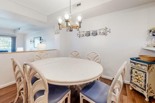 Admiral's Bridge - 40142 N Carolina Ave #13