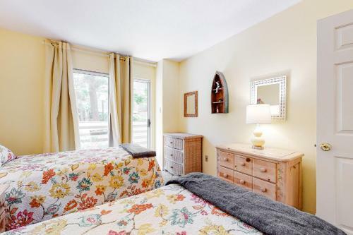 Admiral's Bridge - 40142 N Carolina Ave #13