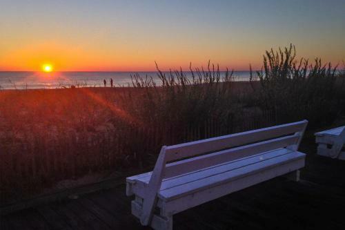 Rehoboth Beach -- The Crest #303