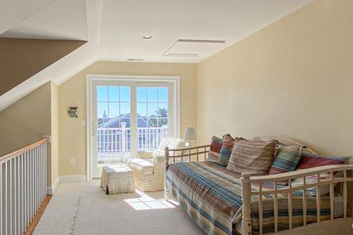 Tower Shores -- 39562 Admiral #2