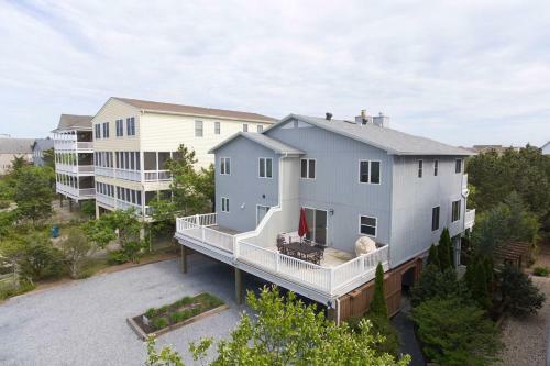 Tower Shores -- 39562 Admiral