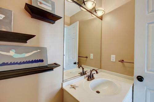 Tower Shores -- 39562 Admiral