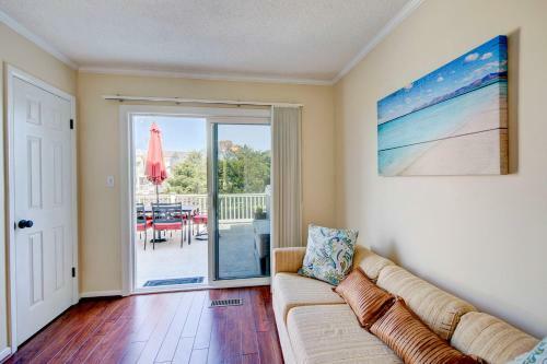 Tower Shores -- 39562 Admiral