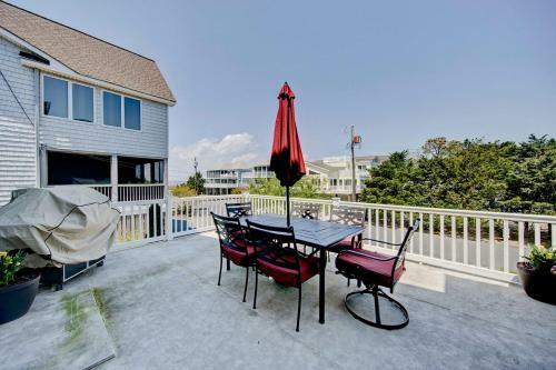 Tower Shores -- 39562 Admiral