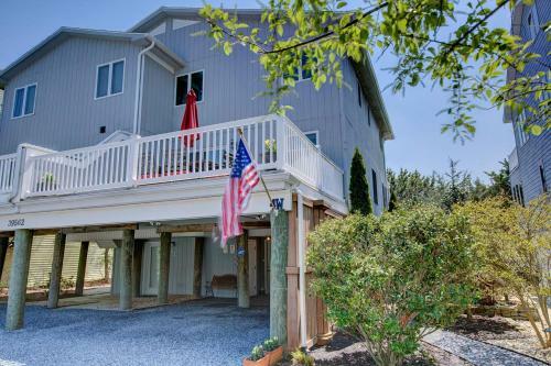 Tower Shores -- 39562 Admiral