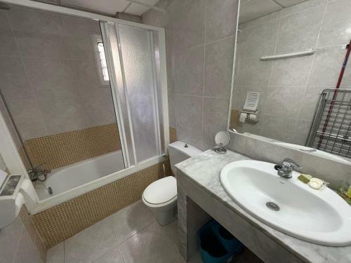 Apartamento Bajo Con Jard�n Y Piscina - Forcat.