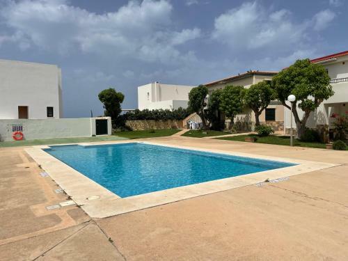 Apartamento Bajo Con Jard�n Y Piscina - Forcat.